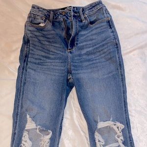 Hollister Curvy Ultra High-Rise Ripped Mom Jeans